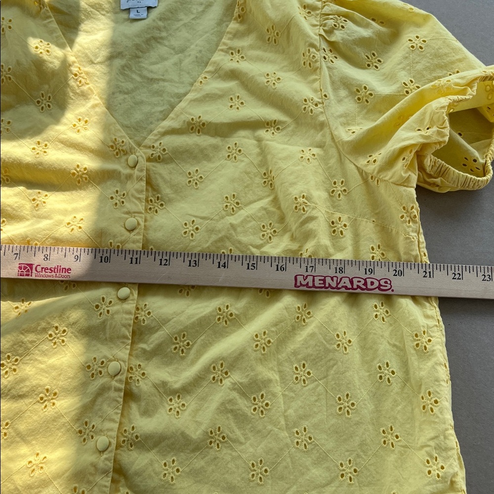 J. CREW yellow puff short sleeve eyelet button up cotton lined V-neck blouse L - Picture 10 of 10